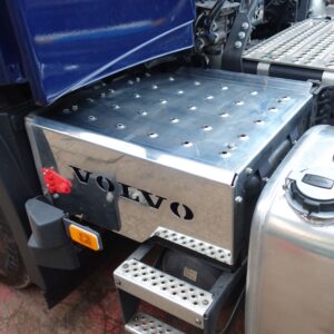 PROTECTOR CAJA BATERIA TRACTO CAMIÓN VOLVO